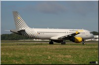 Airbus A320-214, Vueling, EC-LOB, cn: 4849